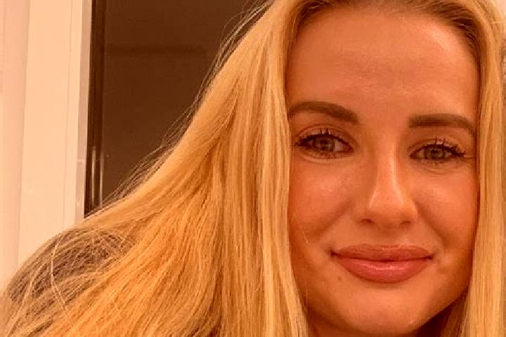 Ellie, 32 — Escort in Visniovca, Moldova