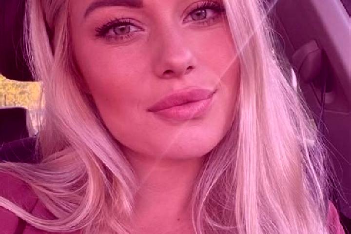 Ellie, 33, a blonde hazel-eyed indian companion based in Stamsund. Offering Striptease, Erotic Massage, GFE. Available for incall and outcall, overnight book...