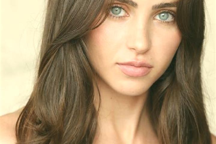 Ellie, 33, a brunette dark-eyed mediterranean companion based in Carna. Offering A-Level, Massage. Available for incall and outcall, day and evening dates.