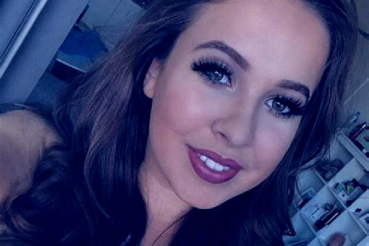 Ellie, 33, a chestnut grey-eyed european companion based in Aureville. Offering Duos, OWO, A-Level, Party Girl, 69. Available for incall and outcall, day and...