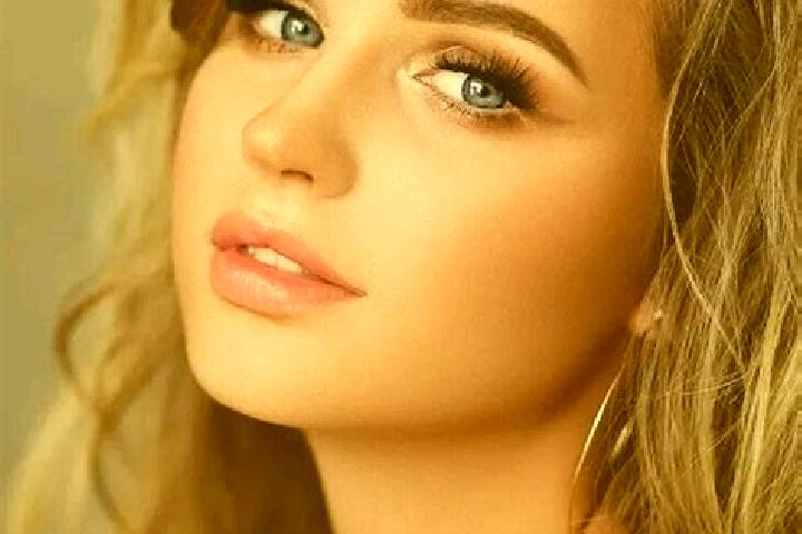Ellie, 33, a dark blonde blue-eyed slavic companion based in Haschendorf. Offering Couples, Domination, Dinner Date, Travel Companion. Available for incall a...