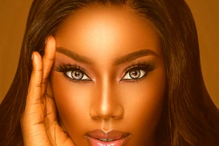 Ellie, 33, a red blue-eyed ebony companion based in CIM. Offering Domination, BDSM, OWO, Couples. Available for incall and outcall, overnight bookings availa...