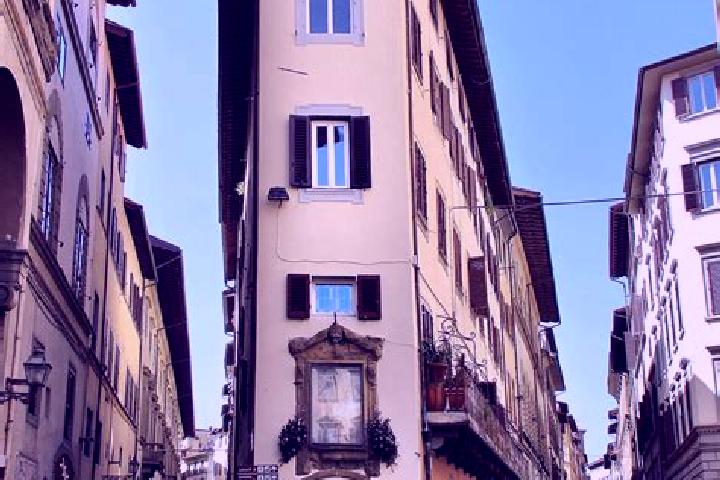 Ellie, 33 — Escort in Escolca, Italy