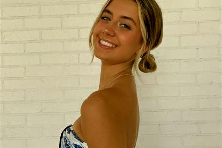 Ellie, 33 — Escort in Statesboro, United States
