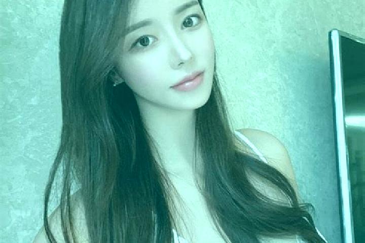 Ellie, 33 — Escort in Tongshanxiang, China