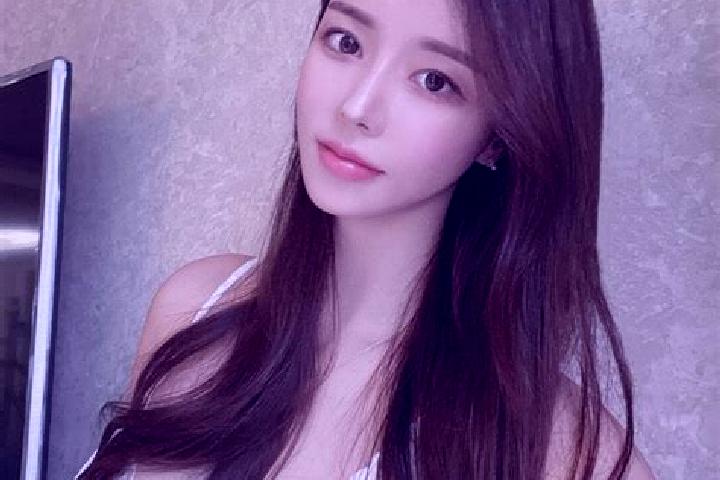 Ellie, 33 — Escort in Zongping, China