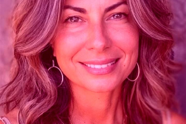 Ellie, 34, a brunette grey-eyed mixed companion based in San Pedro de Coche. Offering Massage, Couples, Fetish. Available for incall and outcall, overnight b...