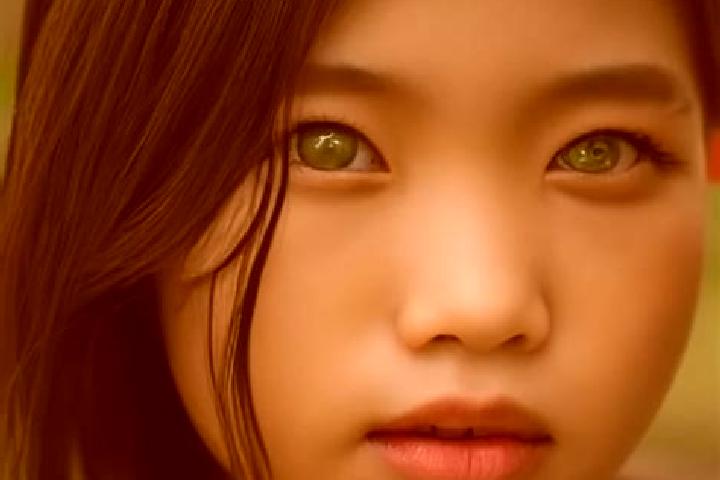 Ellie, 34, a dark blonde green-eyed asian companion based in Kacov. Offering Fetish, 69. Available for incall and outcall, overnight bookings available.