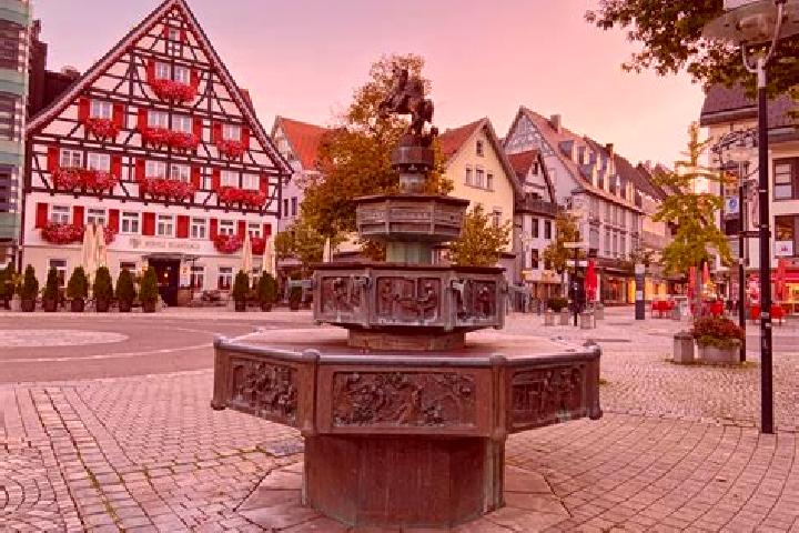 Ellie, 34 — Escort in Albstadt, Germany