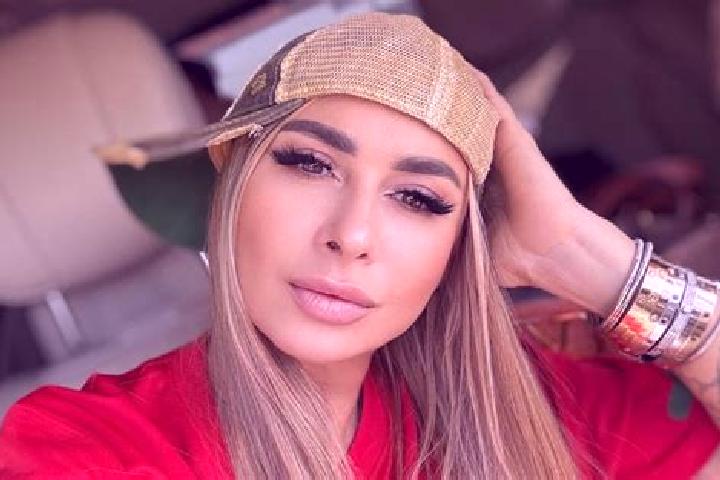 Ellie, 34 — Escort in Caporal Alexa, Romania