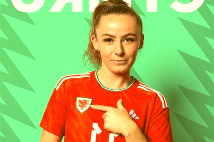 Ellie, 34 — Escort in Olym, Russia