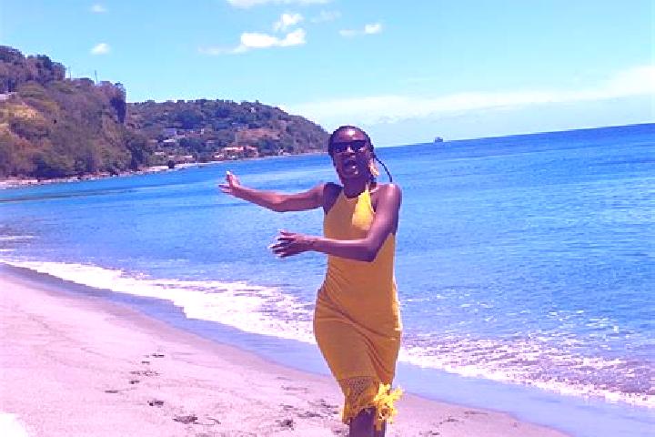Ellie, 34 — Escort in Rosalie, Dominica