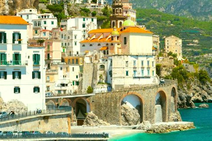 Ellie, 34 — Escort in Simaxis, Italy