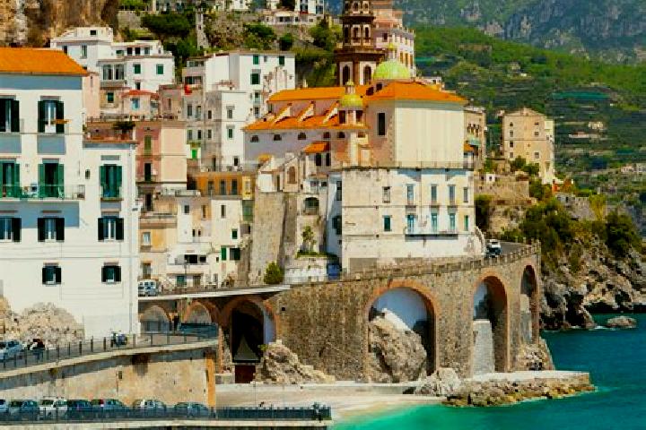 Ellie, 34 — Escort in Traversella, Italy