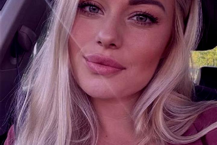 Ellie, 35, a blonde hazel-eyed mediterranean companion based in Bocenago. Offering Deep French Kissing, CIM, Prostate Massage. Available for incall and outca...