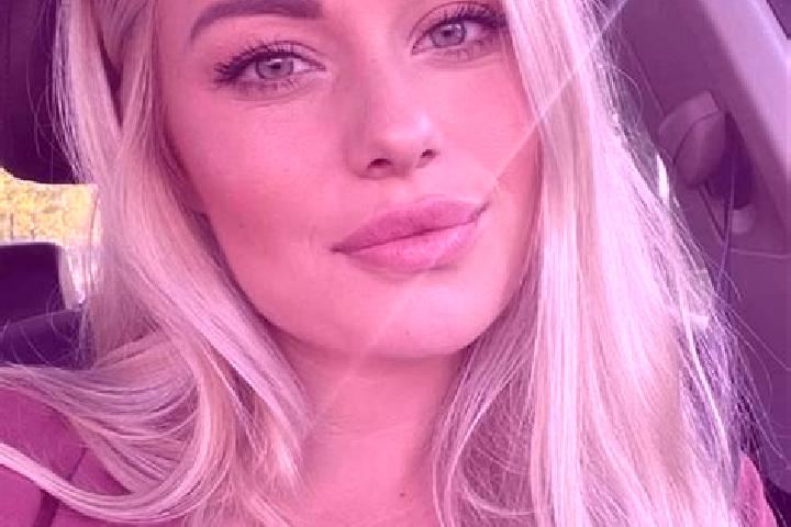 Ellie, 35, a blonde hazel-eyed mixed companion based in Istok. Offering Dinner Date, BDSM, Fetish. Available for incall and outcall, day and evening dates.