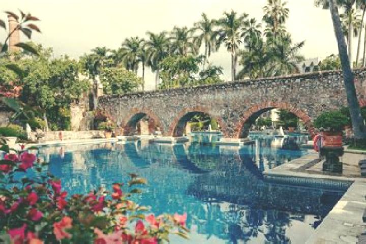 Ellie, 35 — Escort in Atapaneo, Mexico