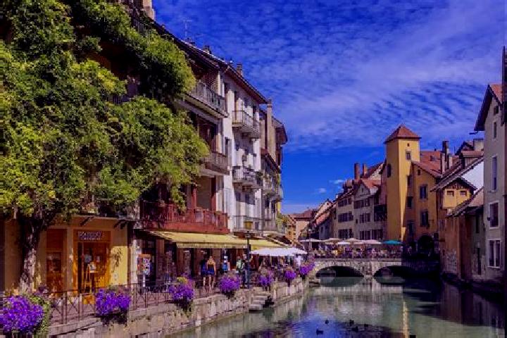 Ellie, 35 — Escort in Chamigny, France