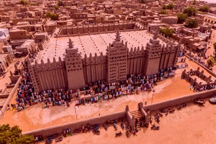 Ellie, 35 — Escort in Djenne, Mali