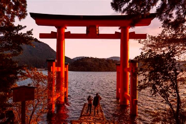Ellie, 35 — Escort in Hakone, Japan