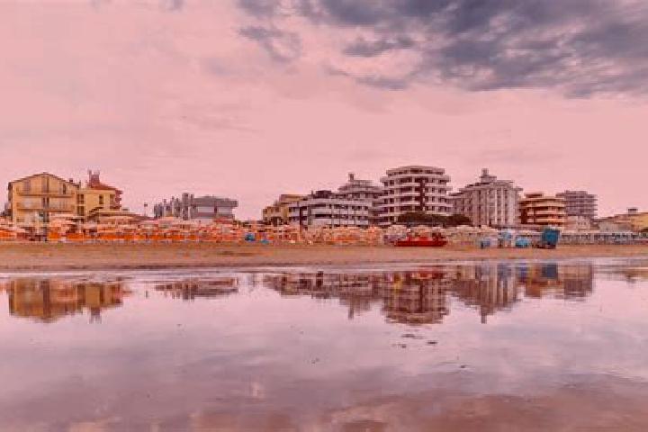 Ellie, 35 — Escort in Igea, Spain