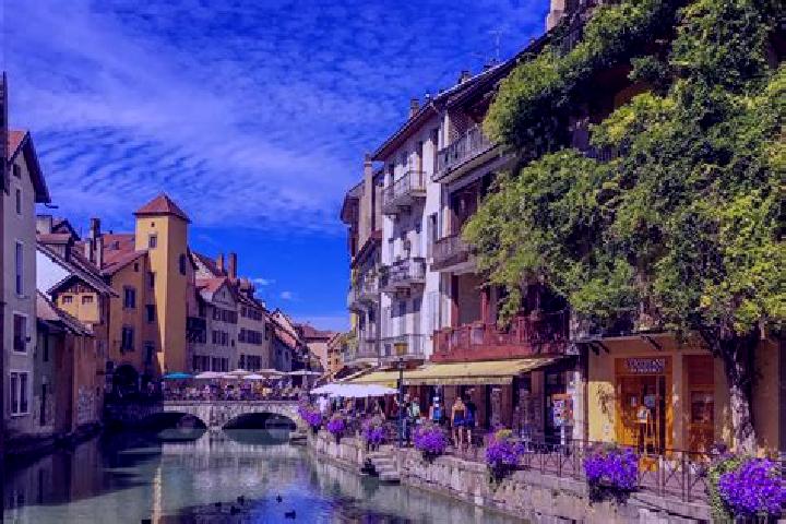 Ellie, 35 — Escort in Marcollin, France