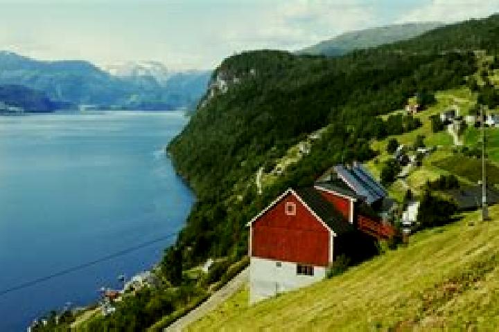 Ellie, 35 — Escort in Nordfjordeid, Norway