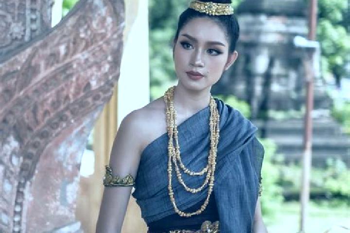 Ellie, 35 — Escort in Sainyabuli, Laos