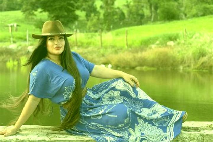 Ellie, 35 — Escort in Santo Antonio do Leste, Brazil