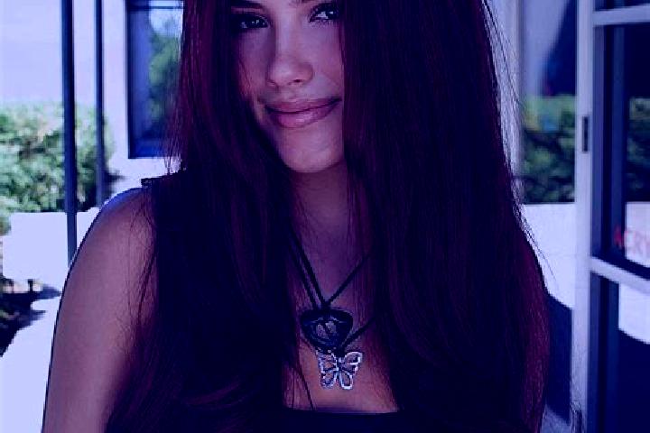 Ellie, 36, a auburn brown-eyed middle eastern companion based in Sviadnov. Offering Erotic Massage, Overnight, Couples. Available for incall and outcall, day...
