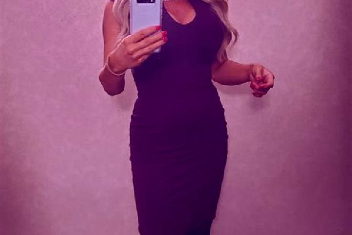 Ellie, 36, a blonde grey-eyed mixed companion based in Garches. Offering BDSM, Striptease, Dinner Date. Available for incall and outcall, day and evening dates.