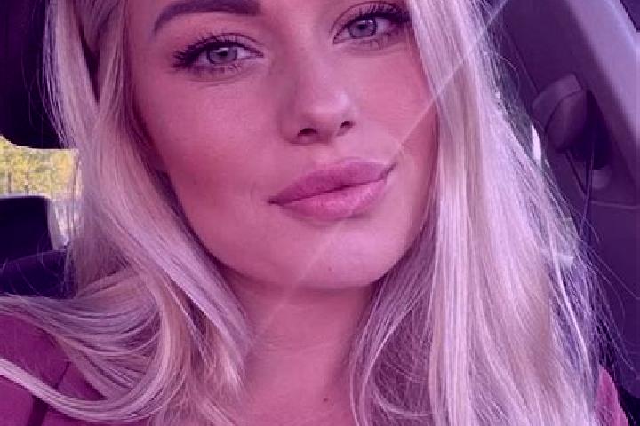 Ellie, 36, a blonde hazel-eyed ebony companion based in Papendorf. Offering BDSM, Couples, Prostate Massage, Erotic Massage. Available for incall and outcall...
