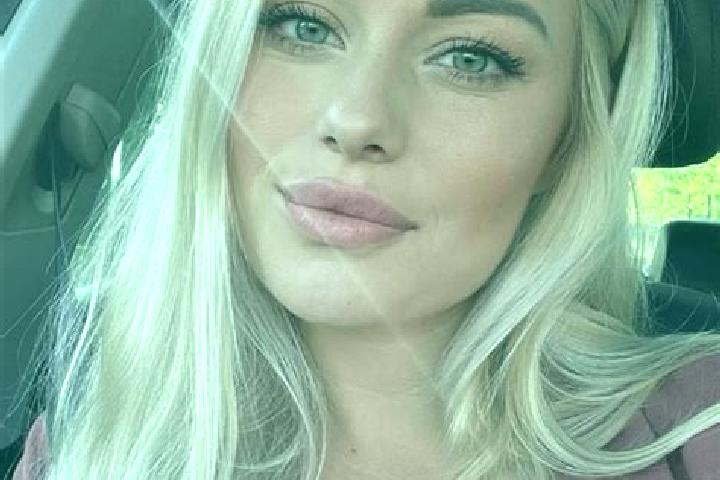 Ellie, 36, a blonde hazel-eyed slavic companion based in Yangshan. Offering Dinner Date, Couples, GFE, OWO. Available for incall and outcall, day and evening...