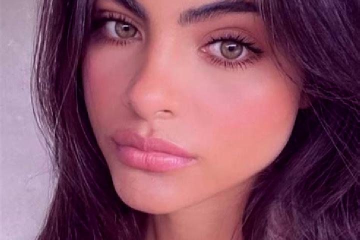 Ellie, 36, a brunette dark-eyed caucasian companion based in Sahagun. Offering Dinner Date, Prostate Massage, Duos. Available for incall and outcall, day and...