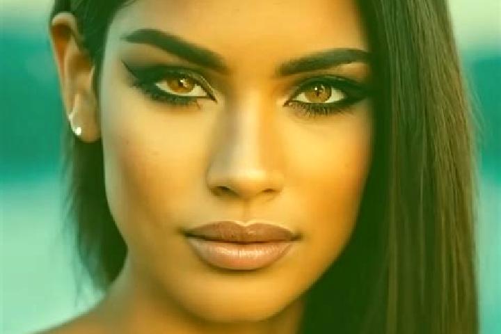 Ellie, 36, a dark blonde amber-eyed latina companion based in Katyonron. Offering Fetish, Couples, BDSM. Available for incall and outcall, day and evening da...