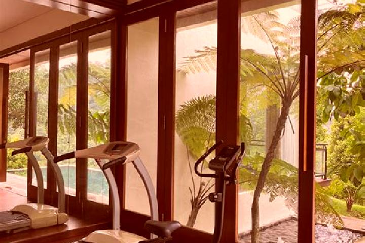 Ellie, 36 — Escort in Babakan Nyampay, Indonesia