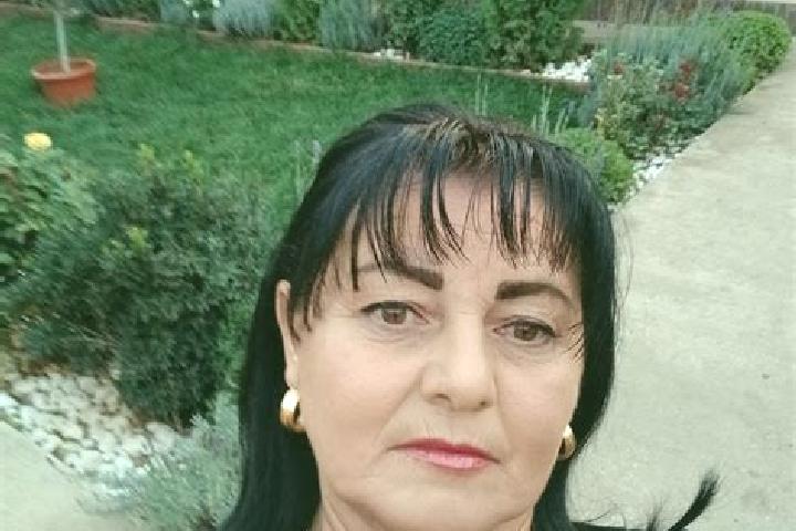 Ellie, 36 — Escort in Cegani, Romania