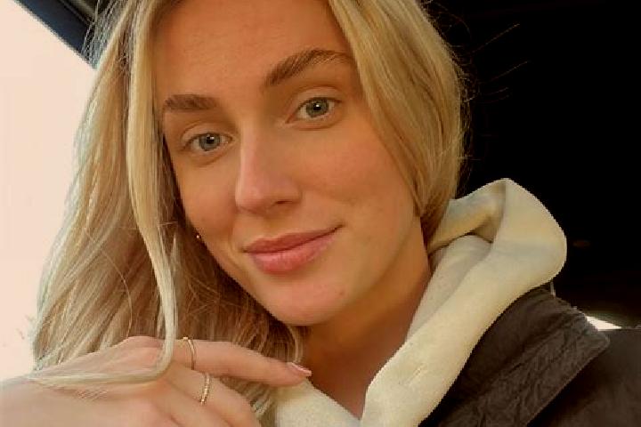 Ellie, 36 — Escort in Coise, France