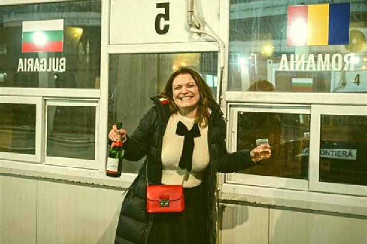 Ellie, 36 — Escort in Homorog, Romania