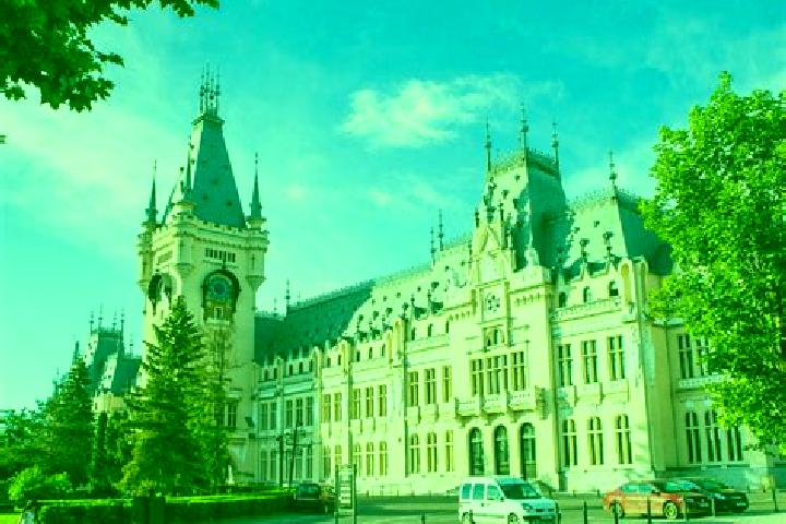 Ellie, 36 — Escort in Tencanau, Romania