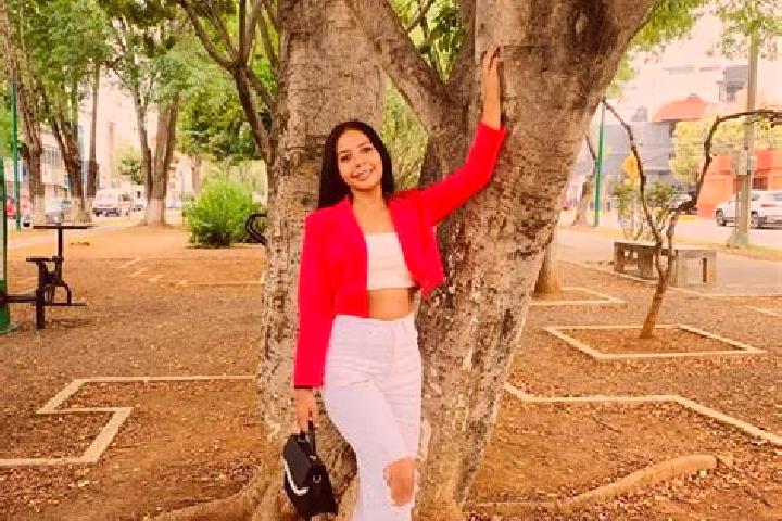 Ellie, 36 — Escort in Tzitzio, Mexico