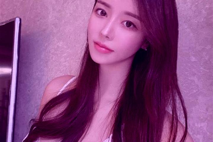 Ellie, 36 — Escort in Wangyuan, China