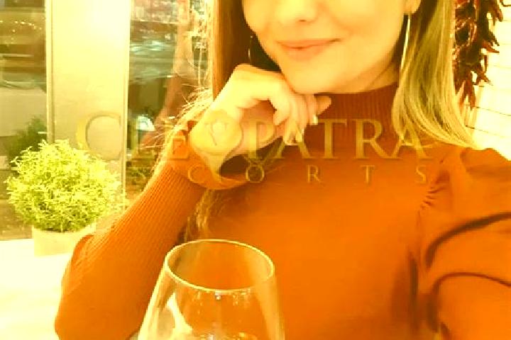 Ellie, 37, a auburn amber-eyed ebony companion based in Guergencik. Offering Dinner Date, BDSM, Prostate Massage, Massage, OWO. Available for incall and outc...
