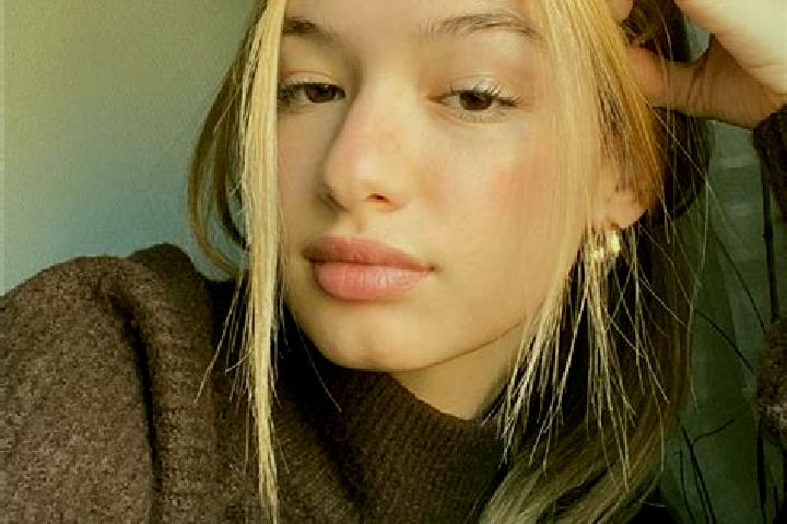 Ellie, 37, a blonde brown-eyed indian companion based in Barjora. Offering Duos, Couples, Erotic Massage, Girlfriend Experience. Available for incall and out...