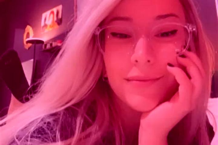 Ellie, 37, a blonde grey-eyed latina companion based in Trebeurden. Offering Roleplay, Striptease, Girlfriend Experience, Duos, Dinner Date. Available for in...