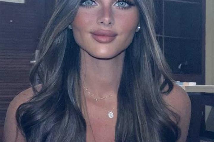 Ellie, 37, a brunette dark-eyed caribbean companion based in Danndorf. Offering Couples, BDSM, Travel Companion, Fetish, Tantra. Available for incall and out...