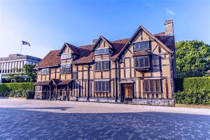 Ellie, 37, a chestnut dark-eyed indian companion based in Stratford-upon-Avon. Offering Duos, CIM, Dinner Date, Tantra. Available for incall and outcall, day...