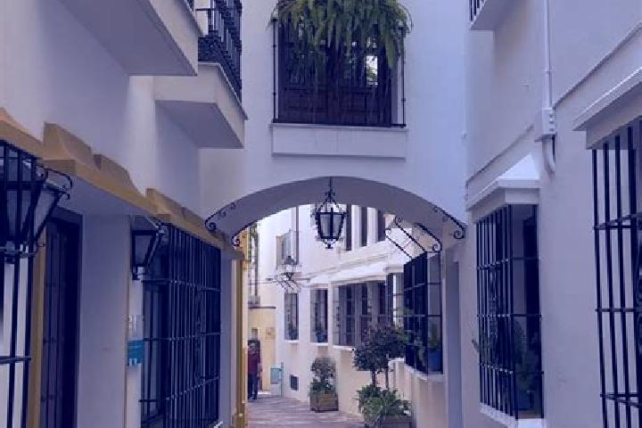 Ellie, 37 — Escort in Aldover, Spain