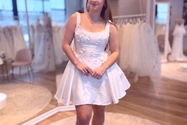 Ellie, 37 — Escort in Buffalora-Bettole, Italy