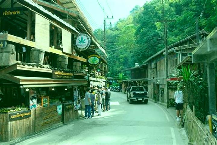 Ellie, 37 — Escort in Kampong Bukit Tinggi, Malaysia